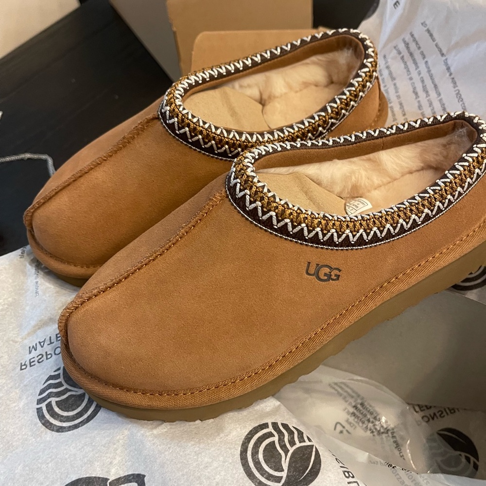 NWOT. UGG Tasman Slippers Chestnut Womens Size 6. Original box.